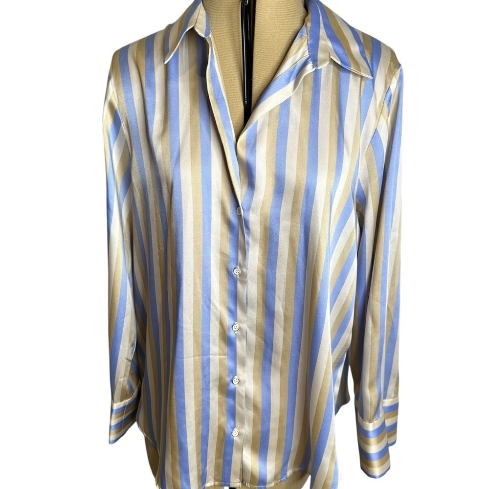 Zara women’s button down blouse